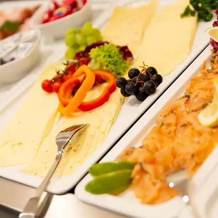 Stadthotel 3* 리흐텐펠즈